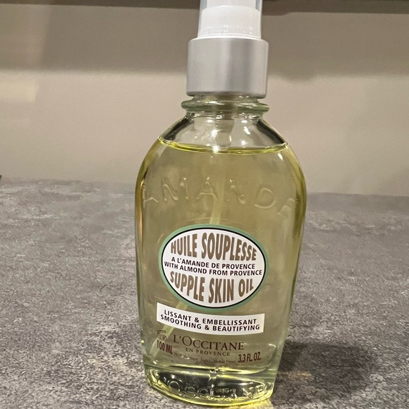 L'Occitane Supple Skin Oil with Almond - Picture 1 of 7